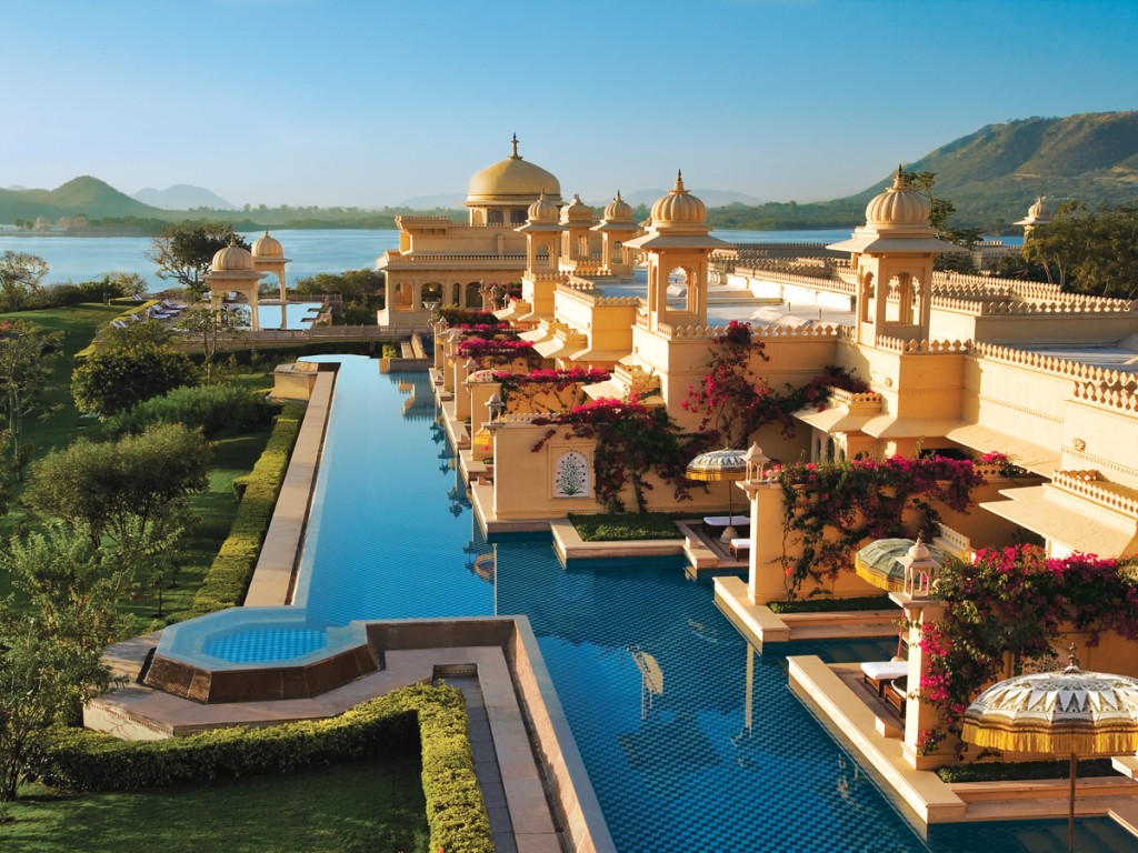 step-inside-the-best-hotel-in-india-where-guests-arrive-by-private-boat