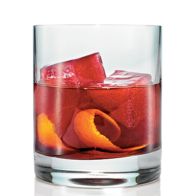 0415-red-wedding-bourbon-cocktail-l