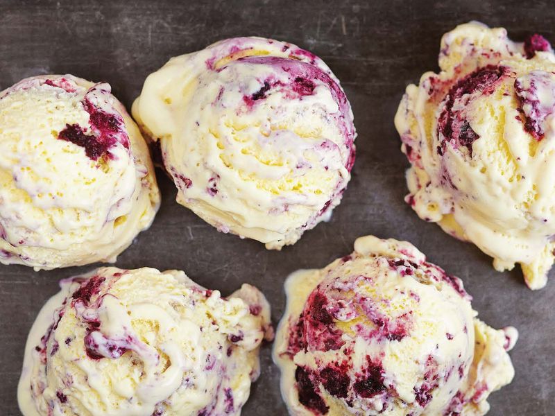 Sour_Cream_with_Blueberry_Swirl_Ice_Cream.0.0