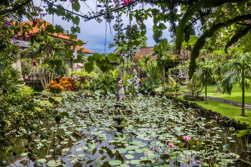 e673c6a2e9c740393f639eb3374a0b87-museum-puri-lukisan