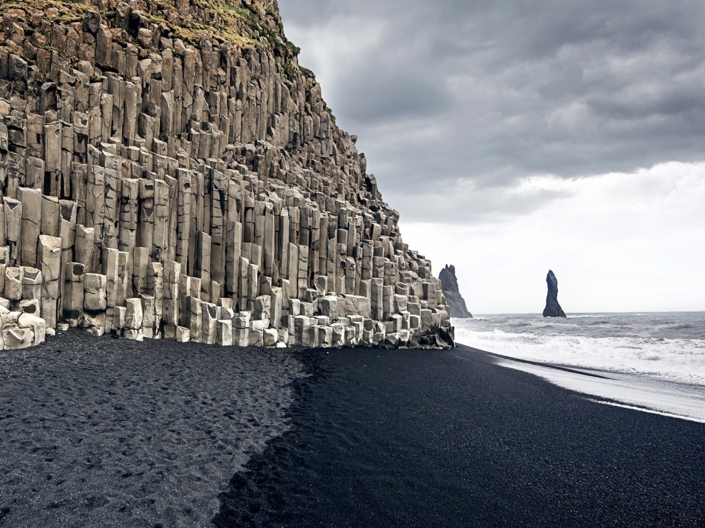 reynisdrangar-vik-beach-GettyImages-522544843