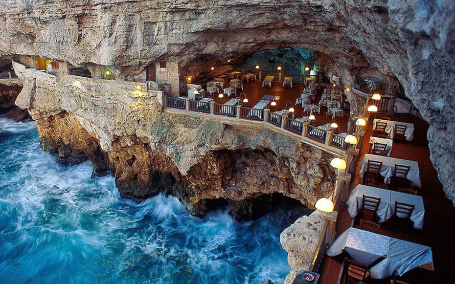 italian-cave-restaurant-grotta-palazzese-polignano-mare-31-ITALY0116