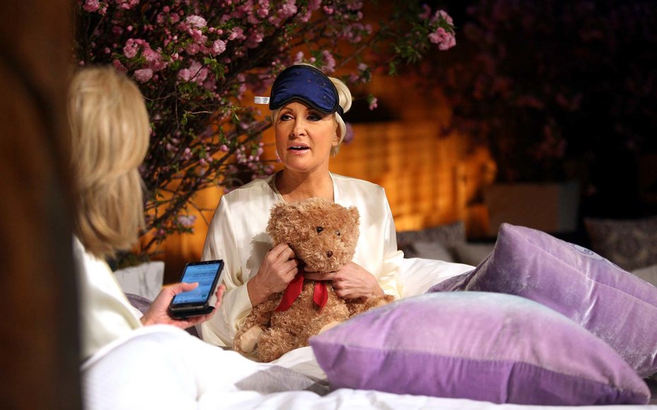 MANHATTAN, NY - APRIL 25: (L-R) Arianna Huffington and Mika Brz