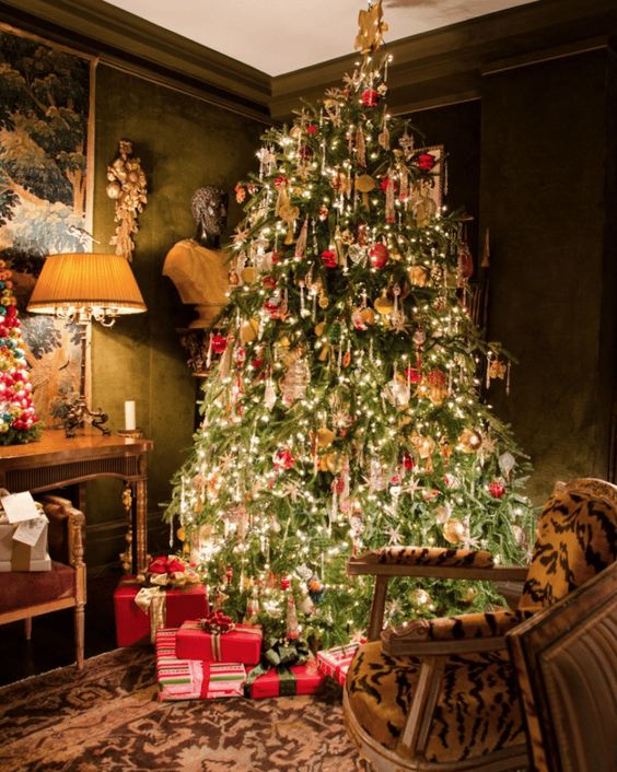 Christmas Tree Favorites - The English Room